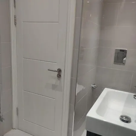 Stunning Double Room In Harrow Wembley - Khoob House Londres Extérieur photo